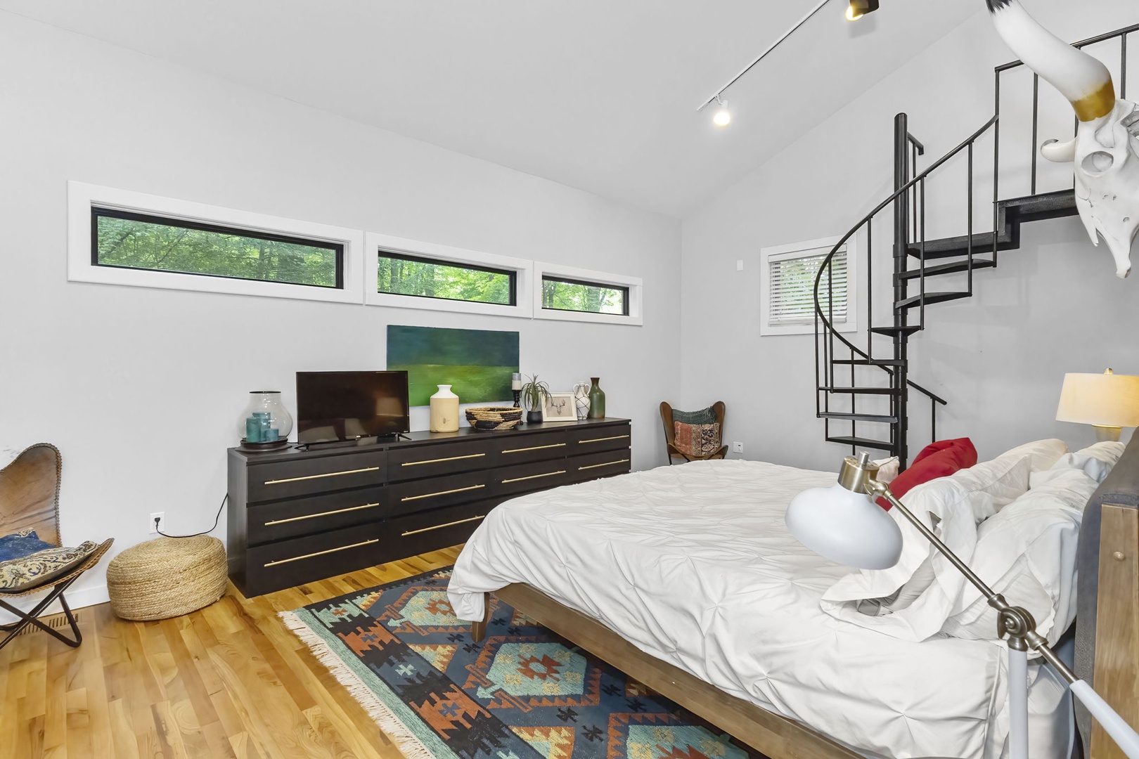 Bedroom #1 (Alt Angle)