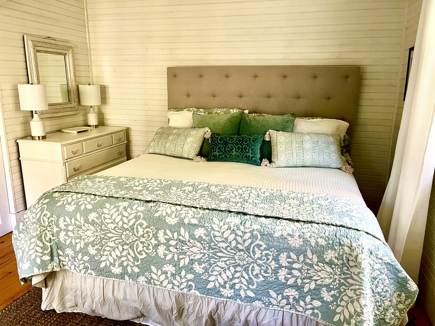 Bedroom #2 (Queen)