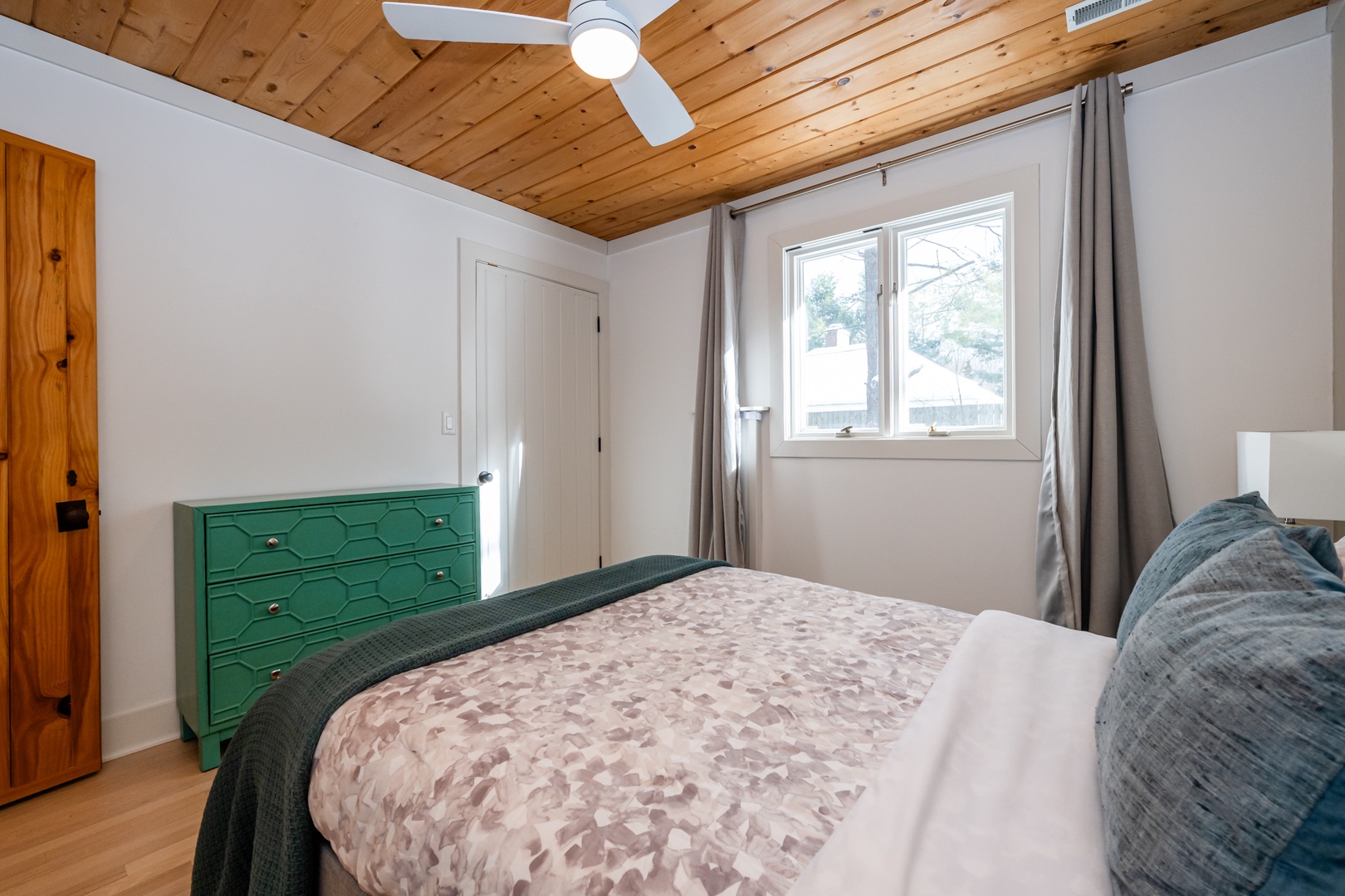 Bedroom #2 (Alt Angle)