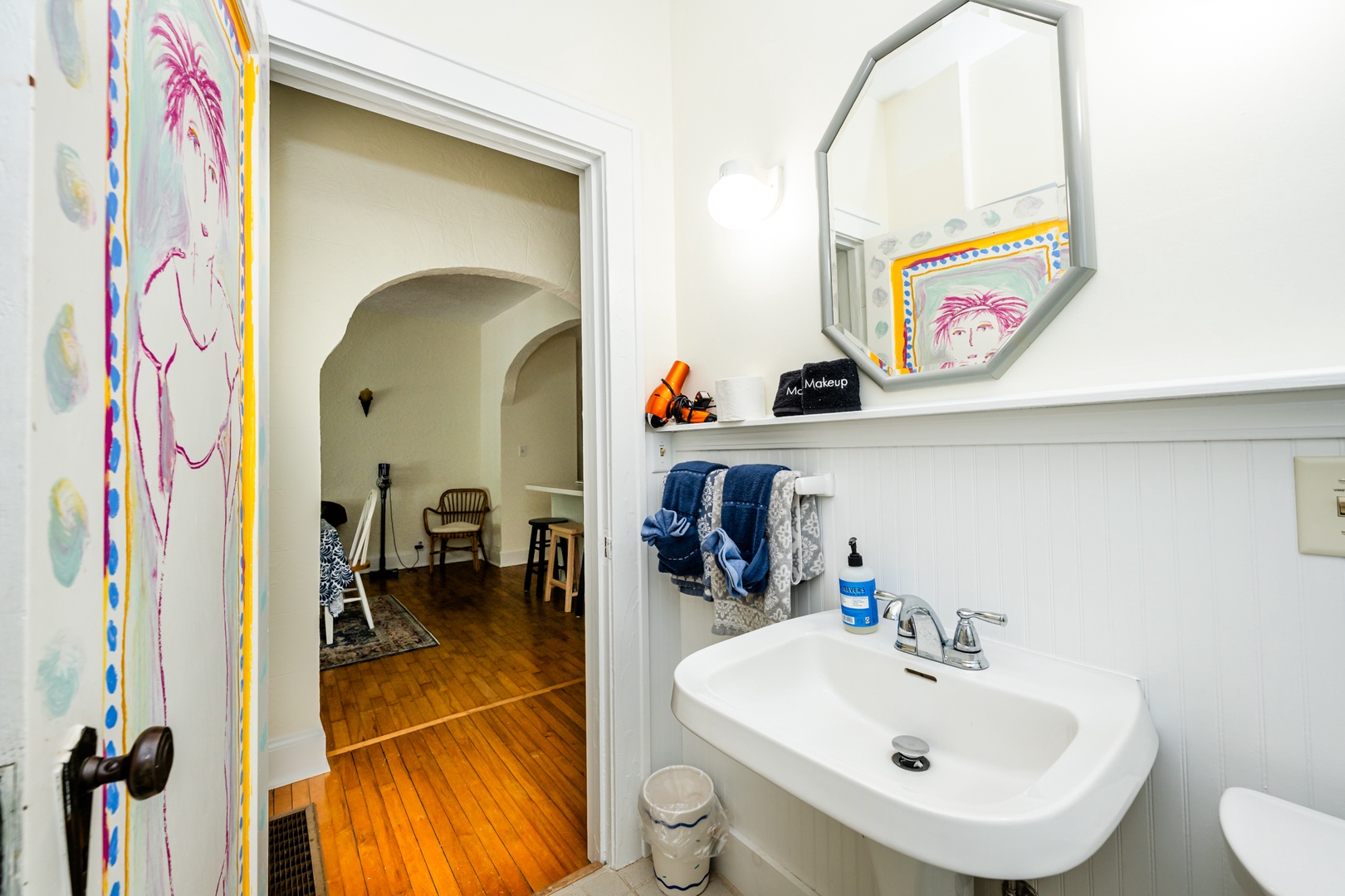 Full Bathroom