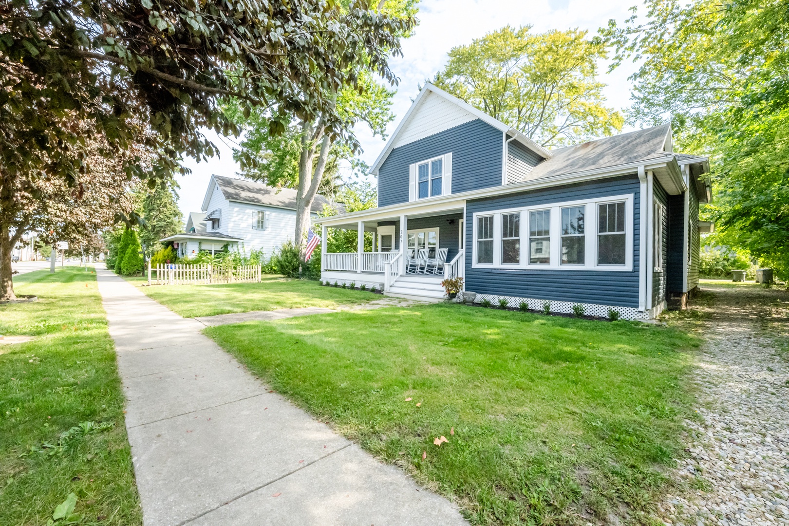 Steps To Downtown Three Oaks