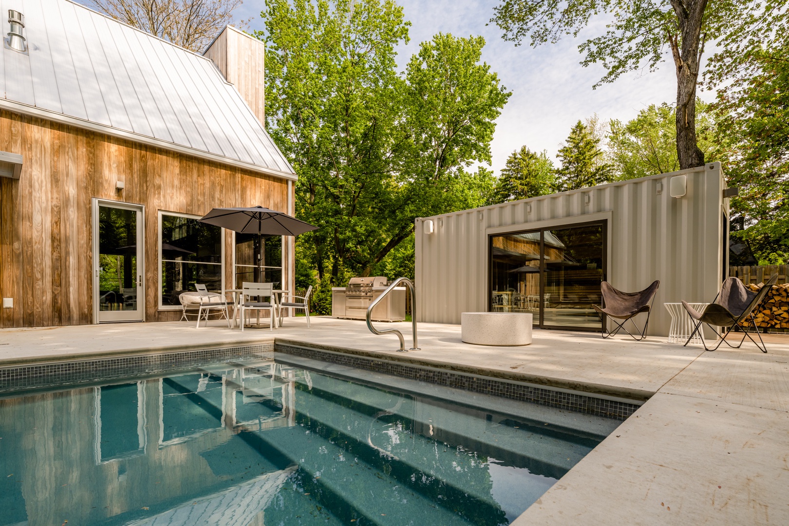 Pool, Hot Tub, and Sauna!