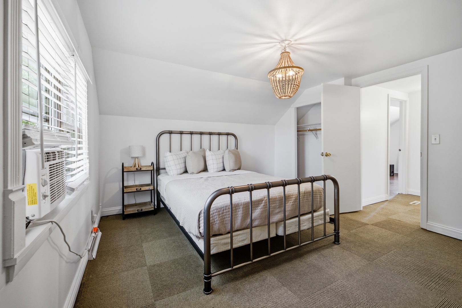Bedroom #4  (Queen)