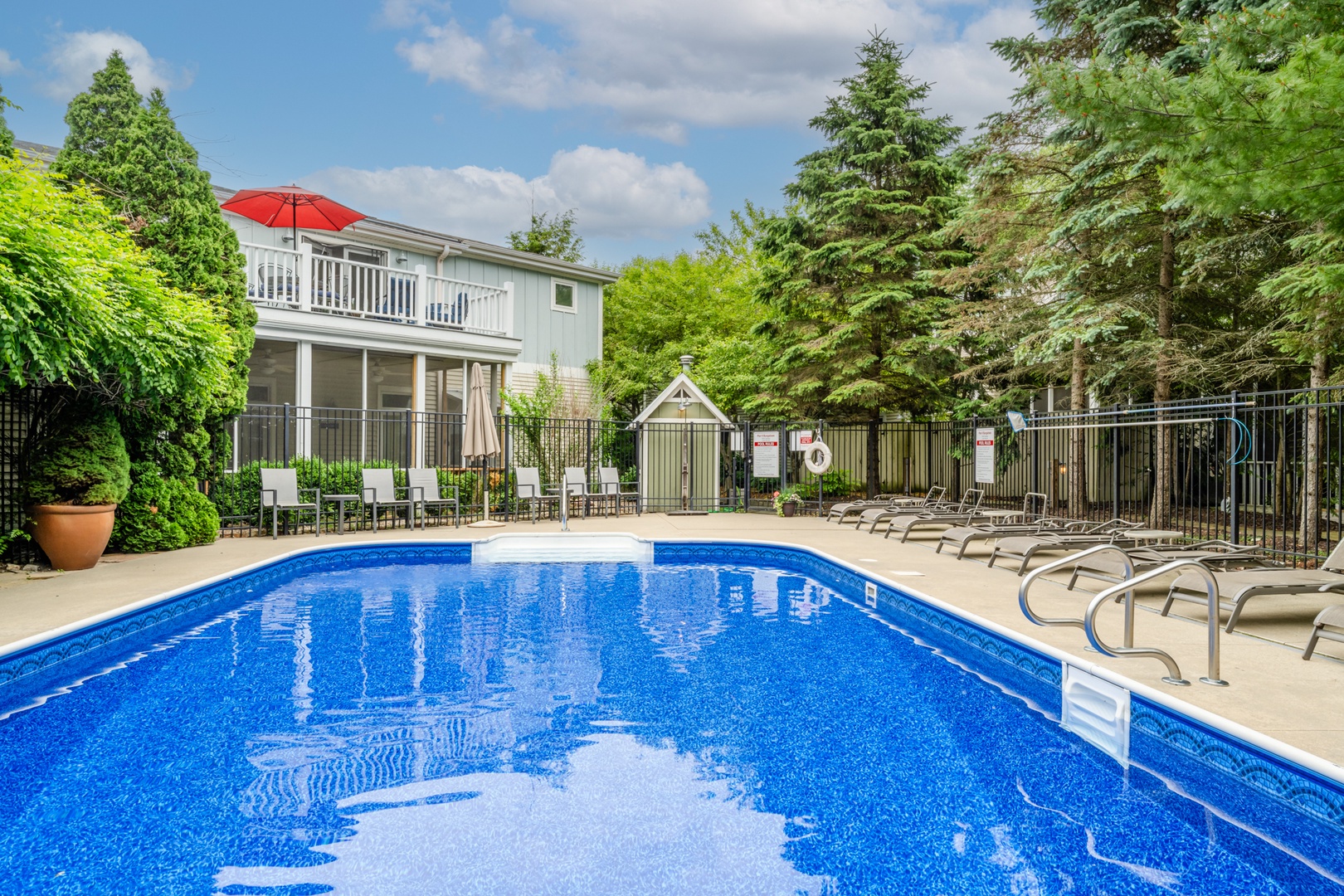 The Poolview Loft