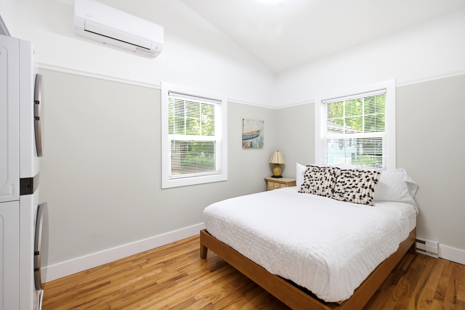 Bedroom #1 (Queen)