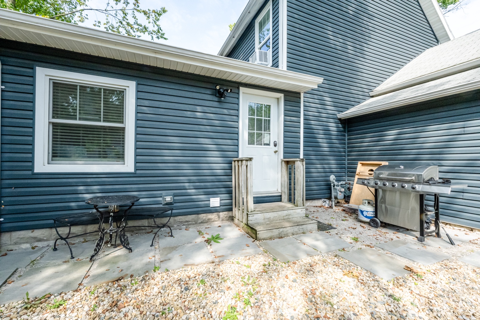 Back Entry To The Lincoln (Gas Grill)