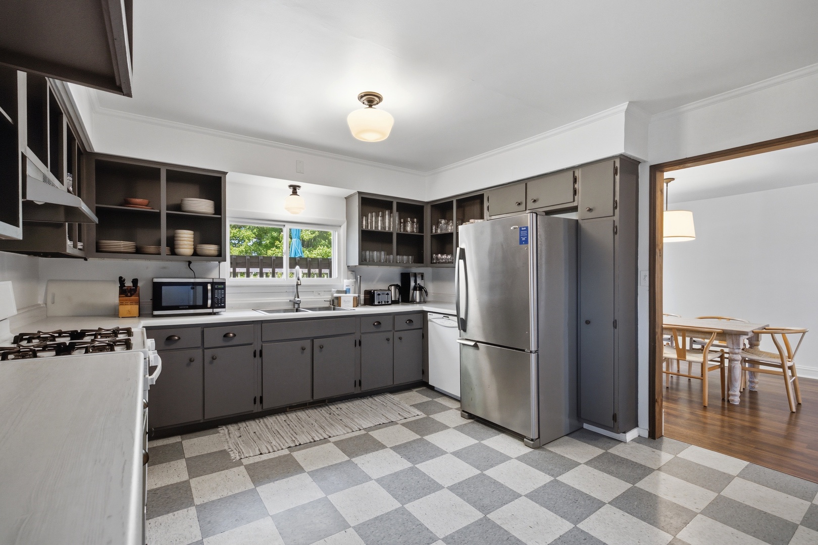 Fully Equipped Kitchen!