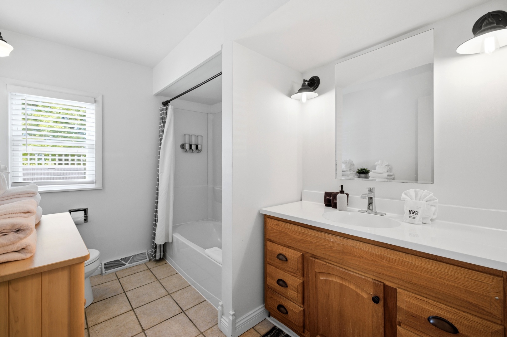 Main Floor Full Bathroom
