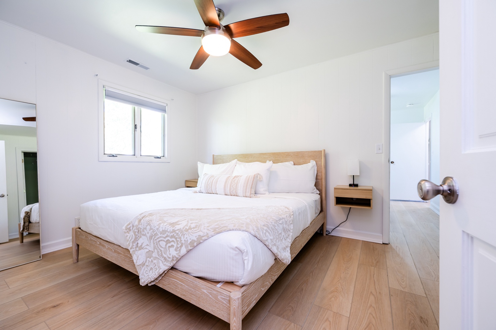 Bedroom #1 (King)
