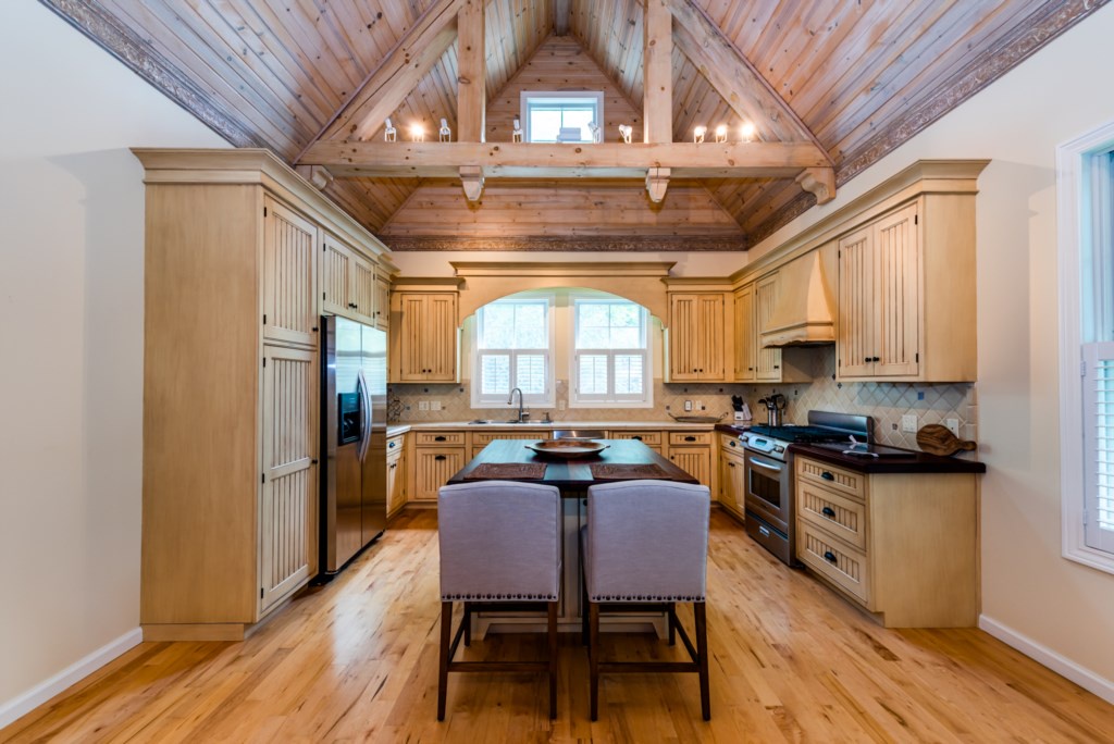 Fully Stocked Kitchen