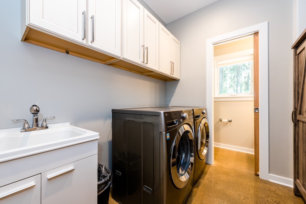 Main Floor Washer/Dryer