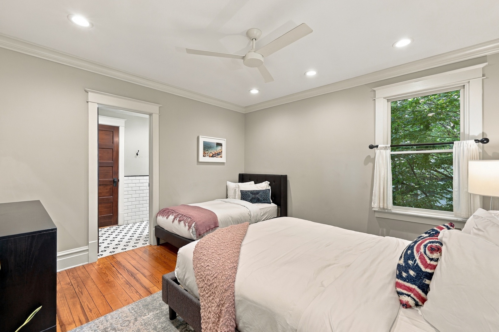 Bedroom #5 (Queen & Twin)