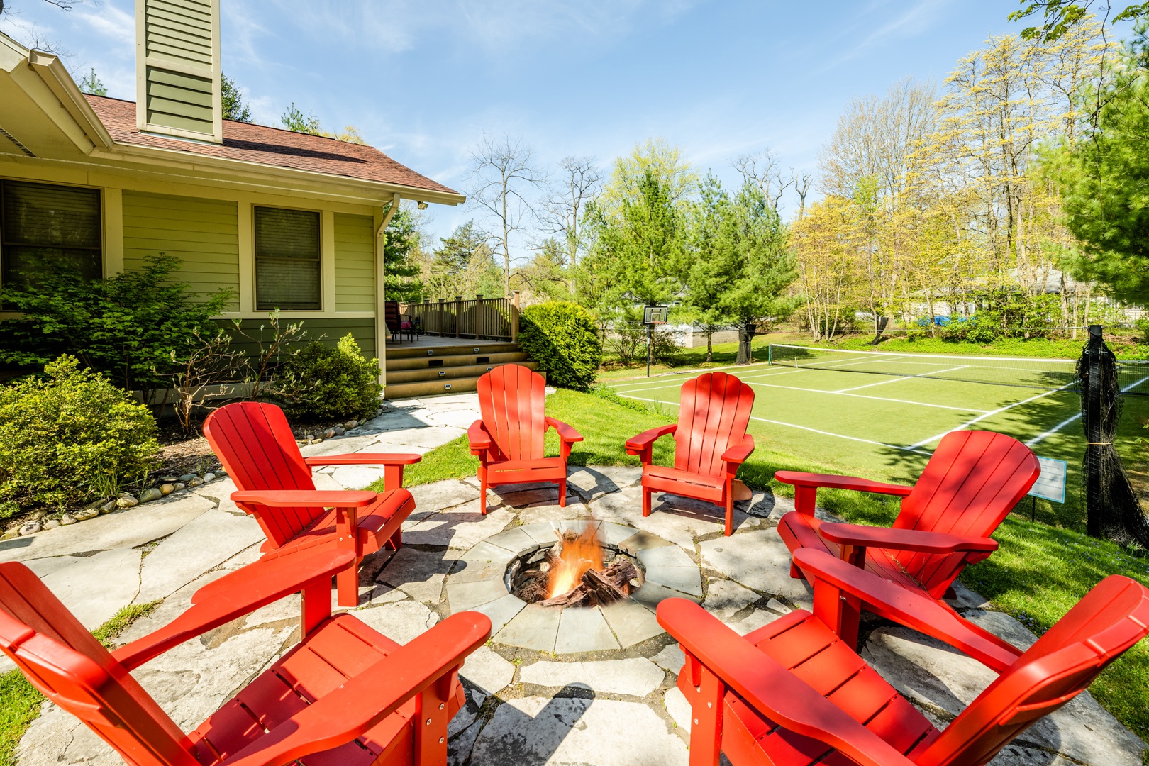 Outdoor Firepit!