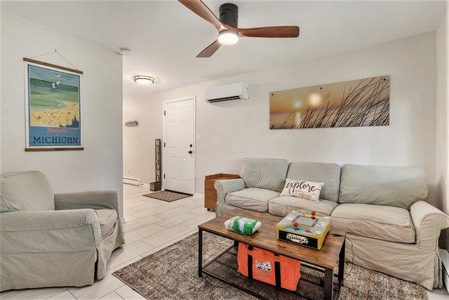 Secondary Seating Room