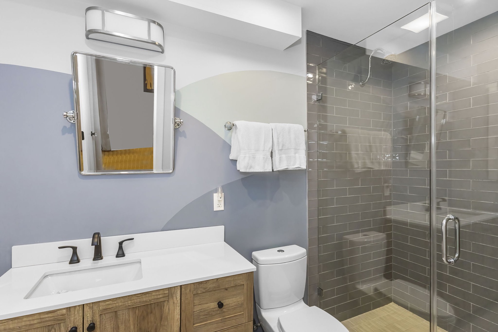 En Suite Full Bathroom