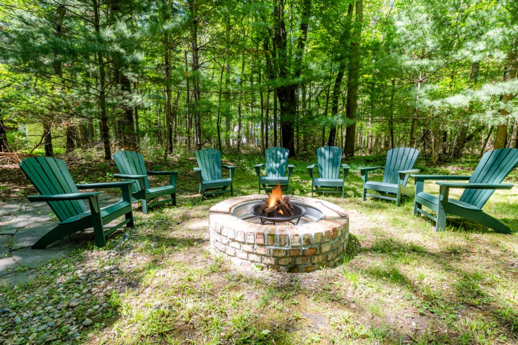 Outdoor Firepit!