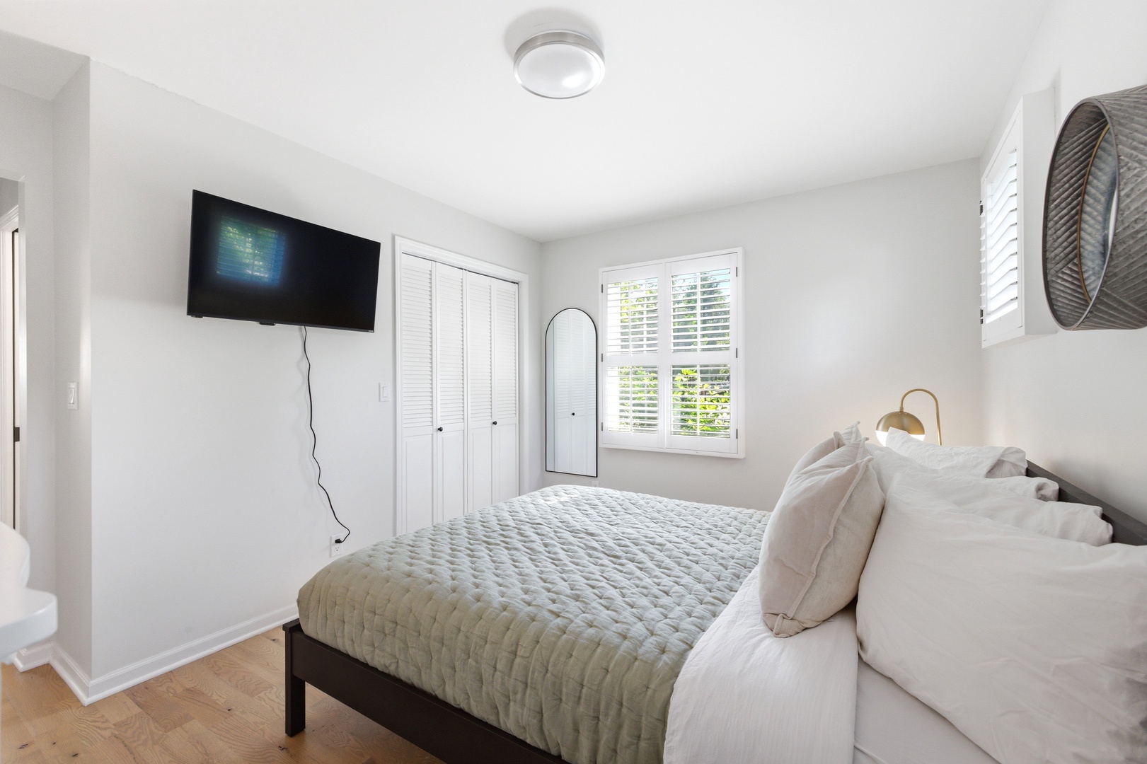 Bedroom #2 (Alt Angle) With TV