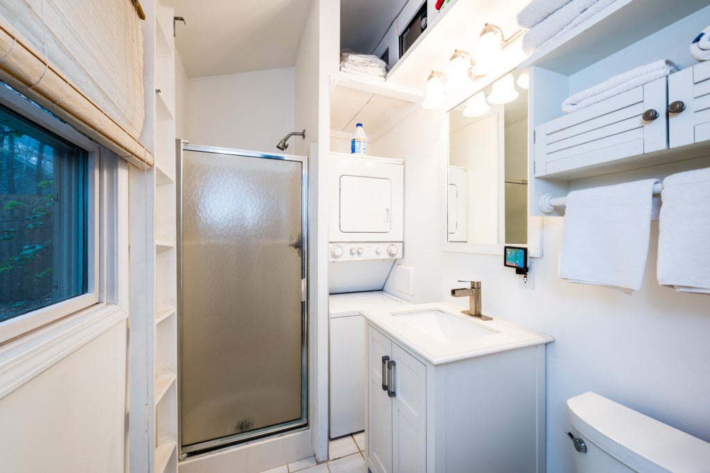 Full bathroom with washer/dryer