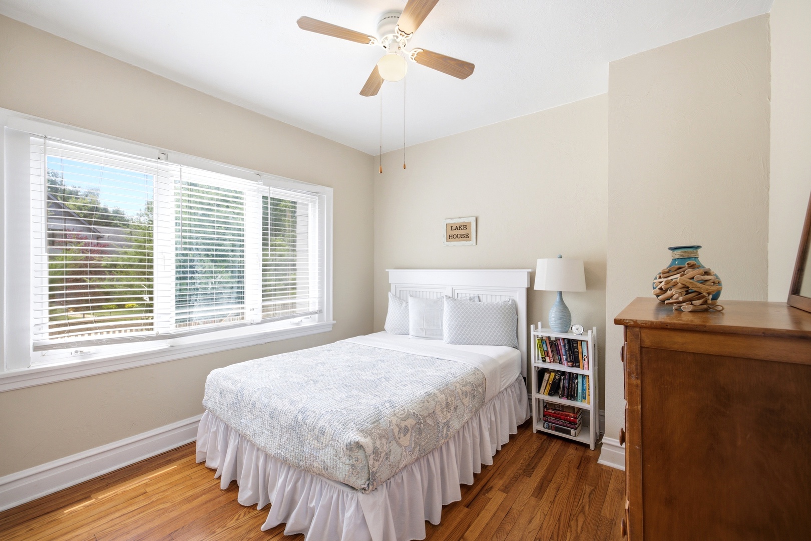 Bedroom #4 (Queen)