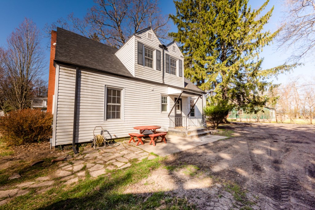 Blue Canary Cottage