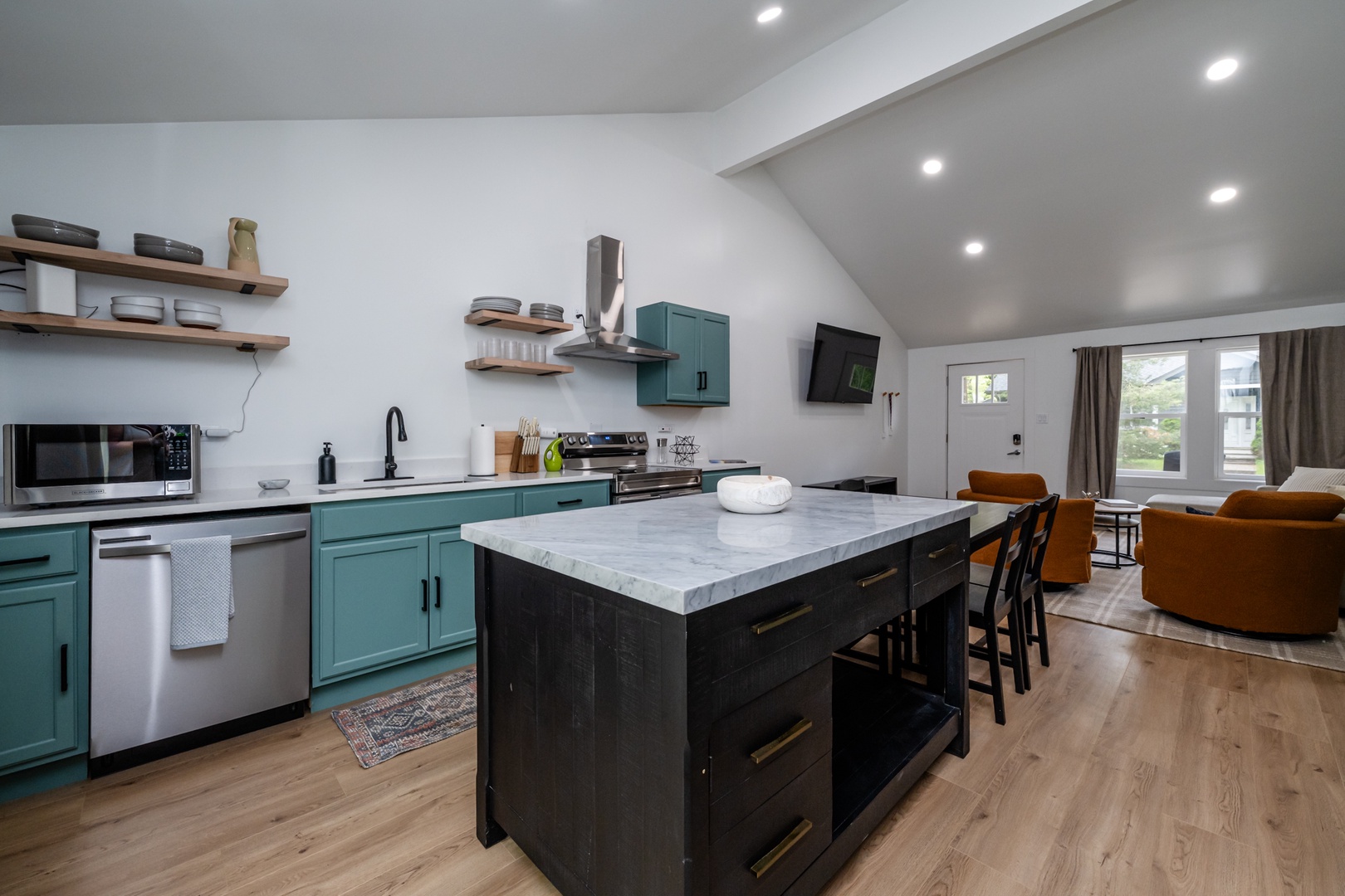 Fully Stocked Kitchen