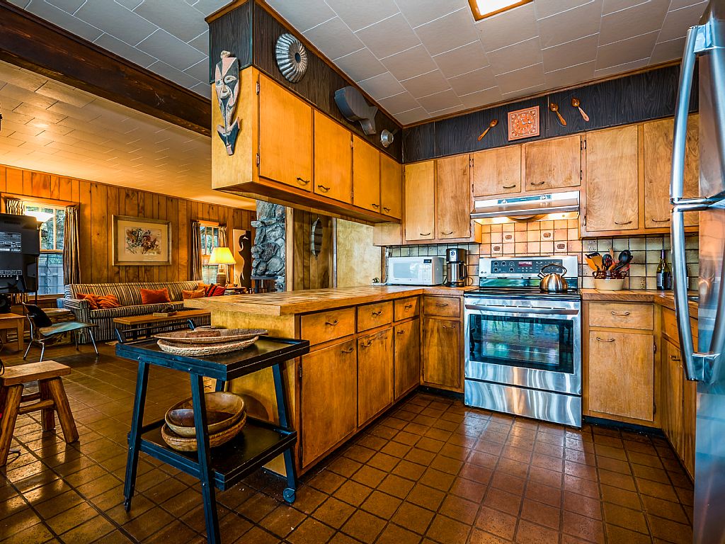 Fully stocked kitchen