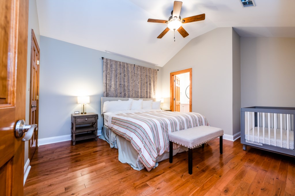 Bedroom #2 (King bed)
