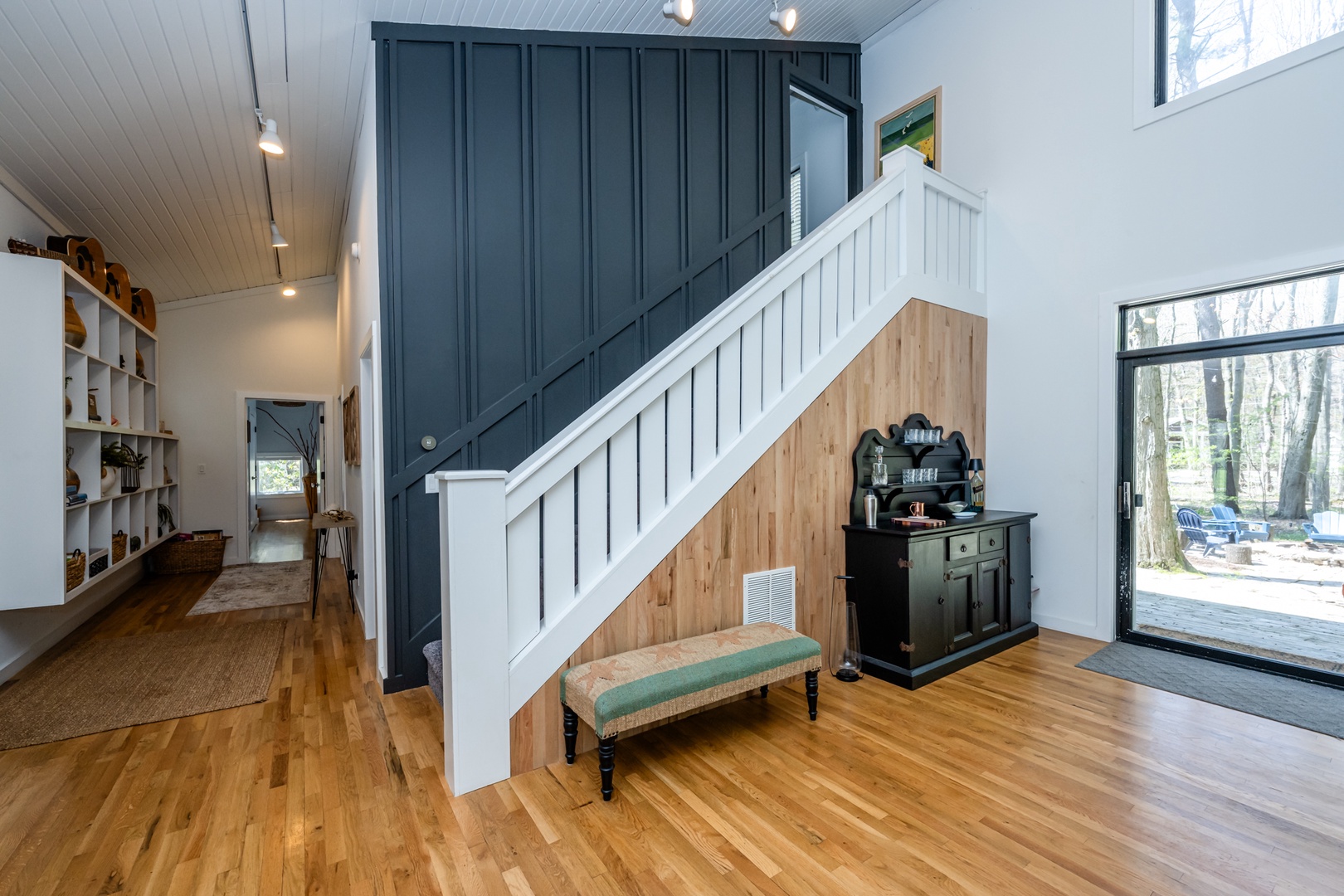 Step To Twin Bedrooms