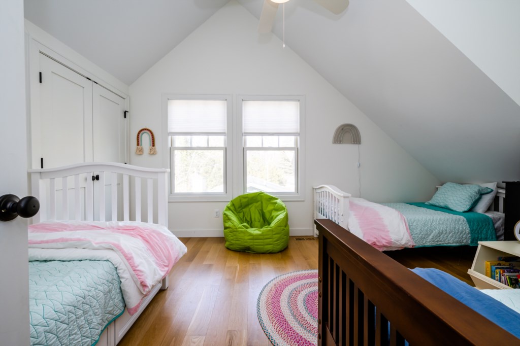 Bedroom #4 (Alt Angle)