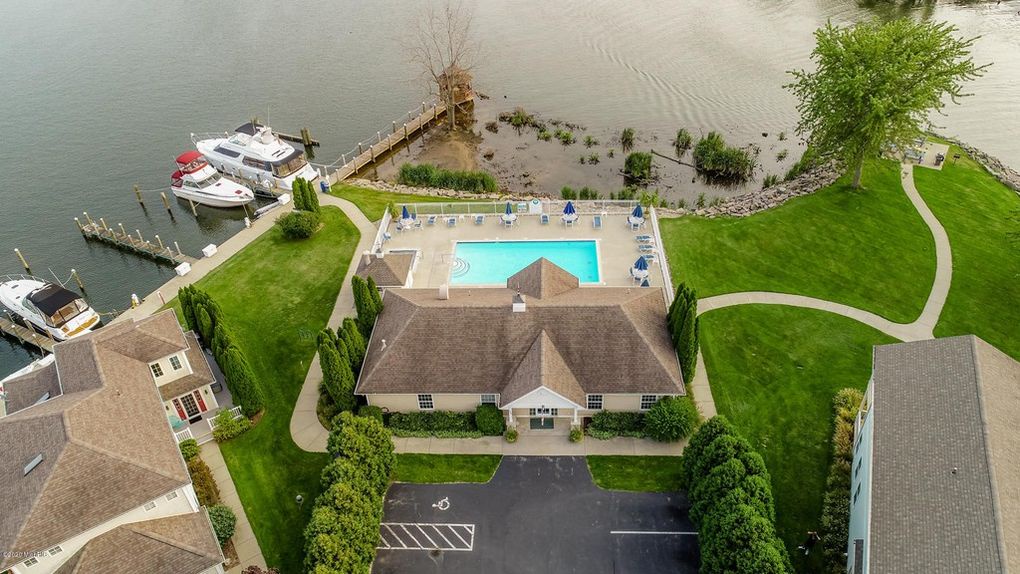 Aerial View of Clubhouse