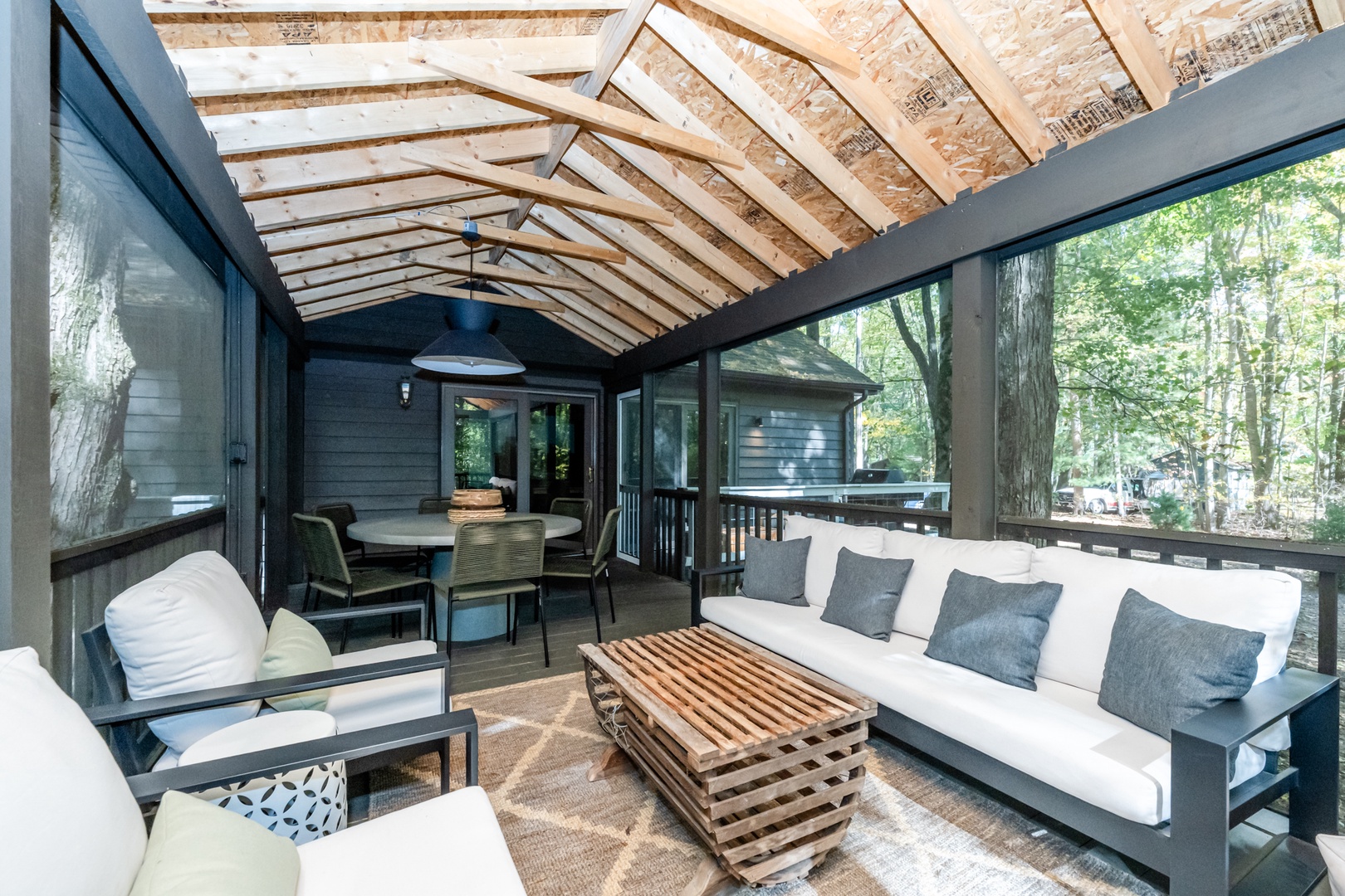 Outdoor Seating and Dining