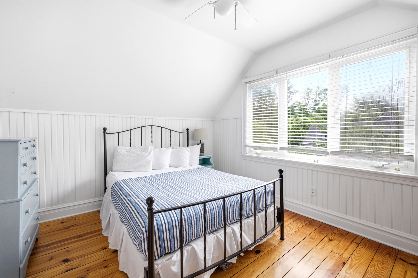 Bedroom #7 (Queen)