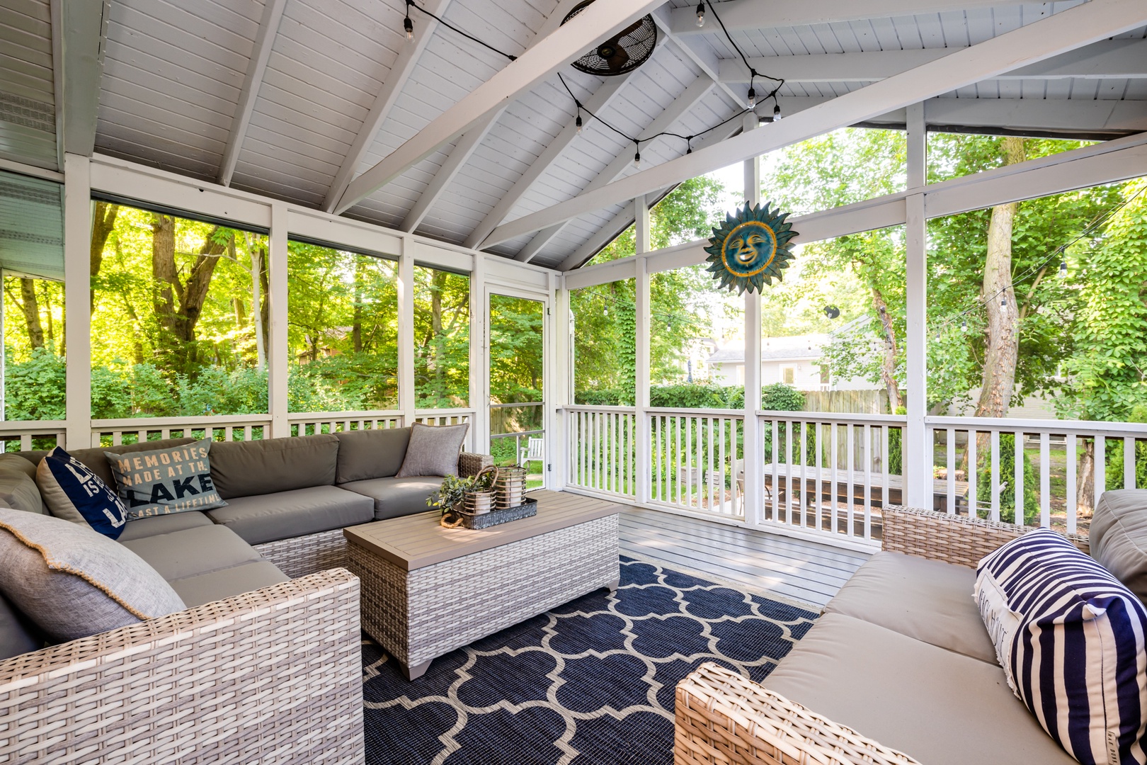 Gorgeous Screened-In Porch!