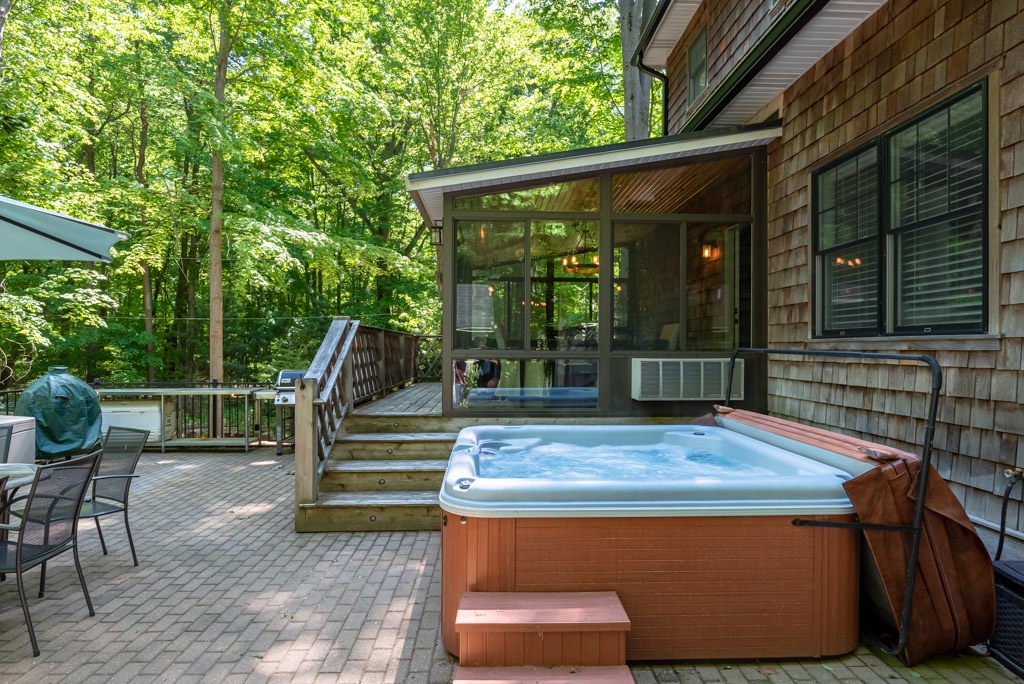Private Hot Tub (One Of Two)