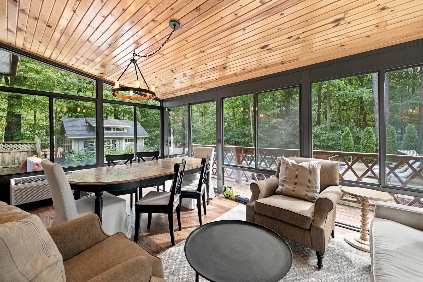 Sunroom With Lots Of Light!