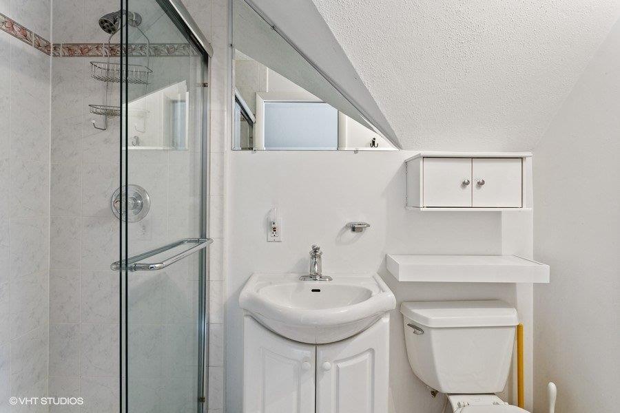 Main Floor Full Bathroom (Shower)