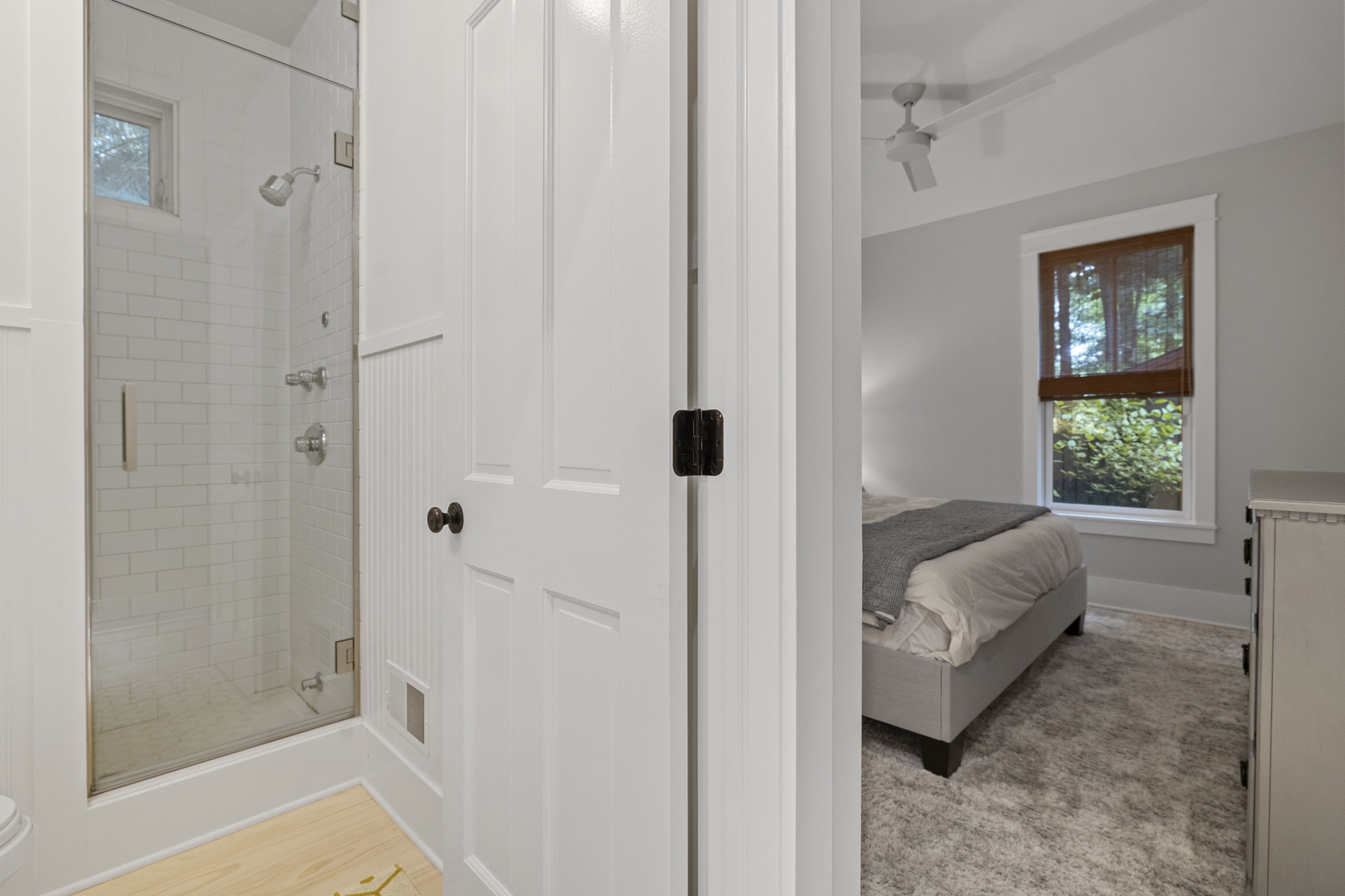 En Suite Full Bathroom