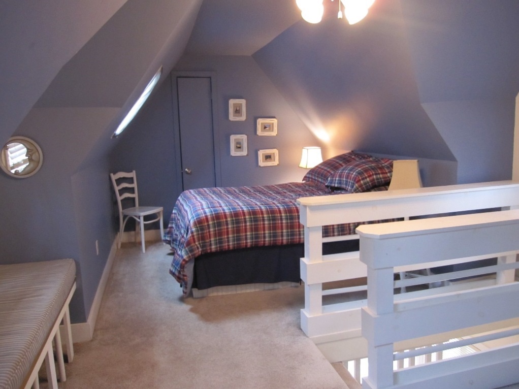 Loft Bedroom (Two Full Beds)