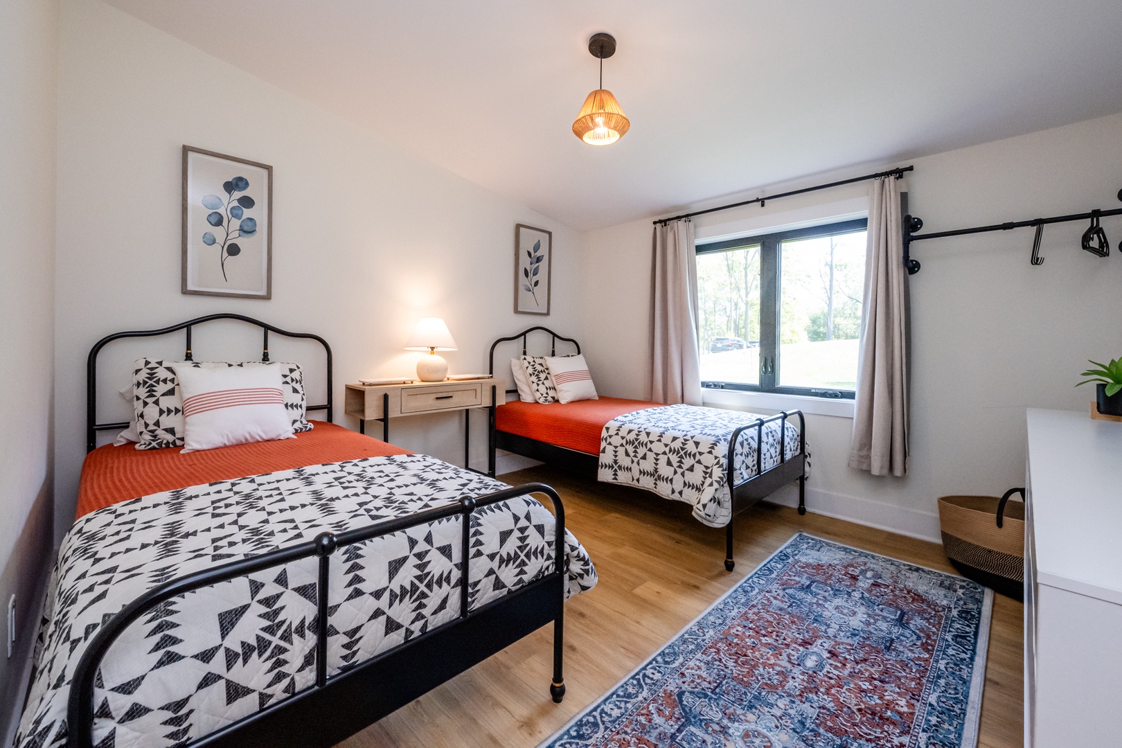 Main House Bedroom #4 (Two Twins)