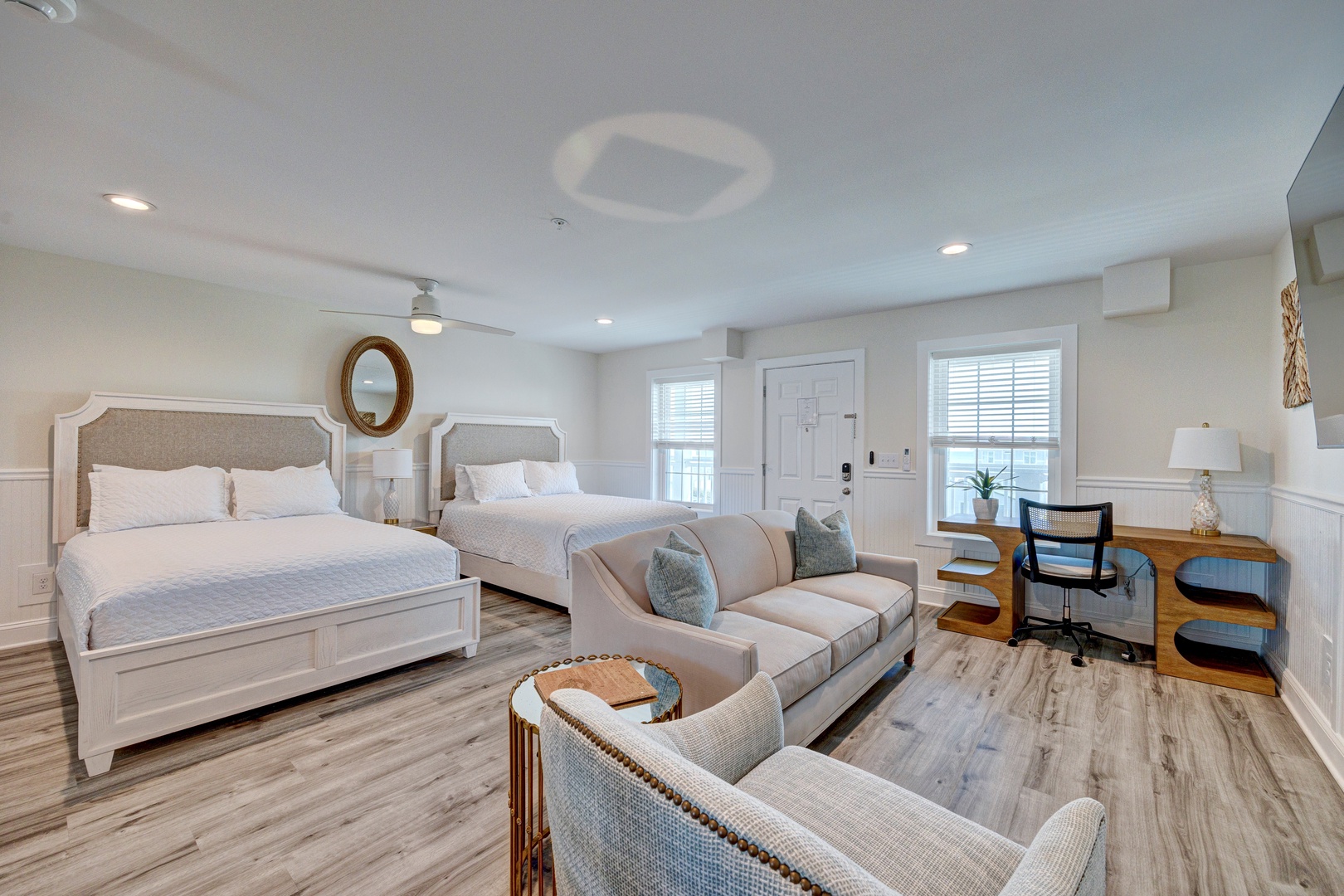 2002 Queen Suite, 2nd Floor Surfside