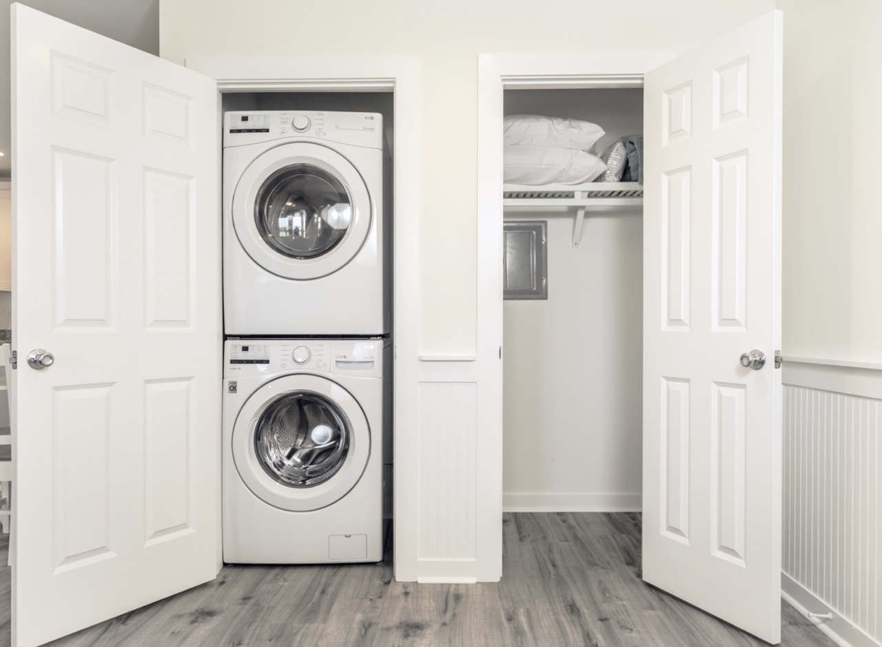 3. Barefoot Washer and Dryer Large