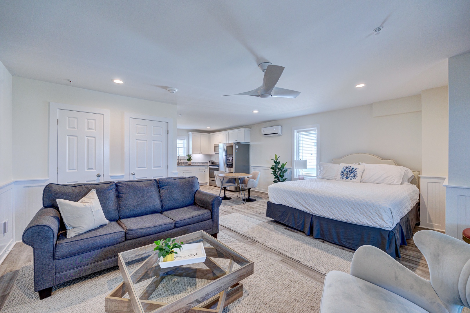 101 King ADA Suite, 1st Floor Barefoot
