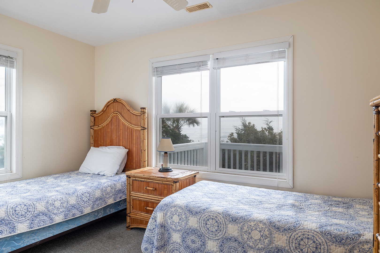 2nd Floor Bedroom w/ Two Twin Beds