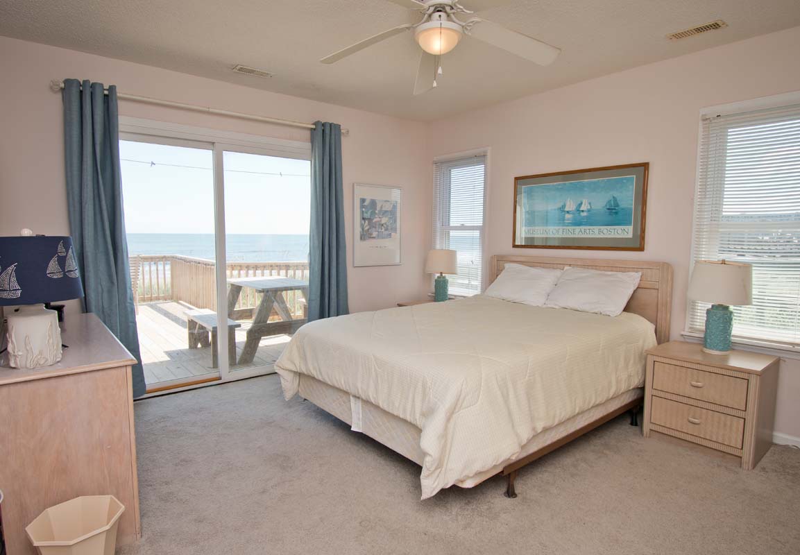 Oceanfront Bedroom with Queen