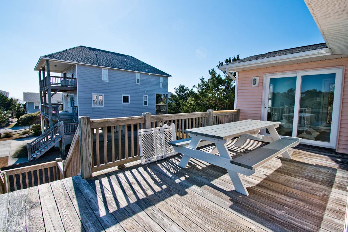 Deck off Living