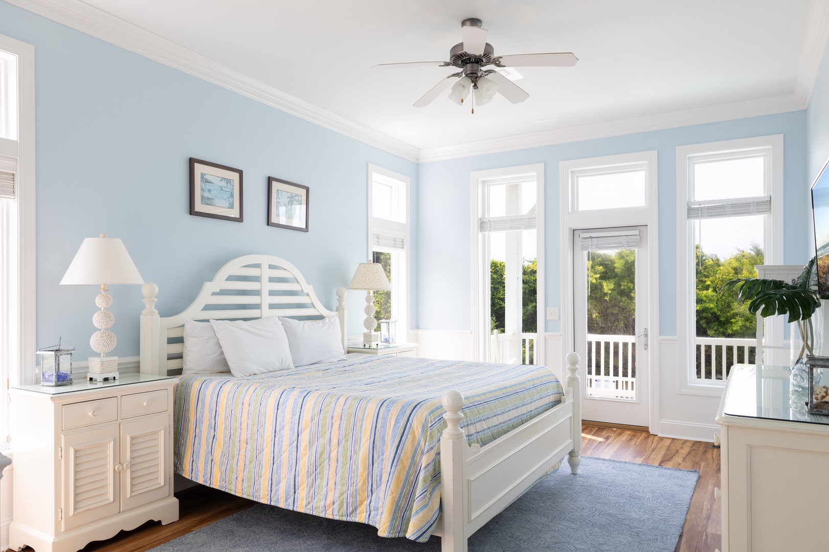 1st Level Oceanfront Bedroom with King and Private Bath