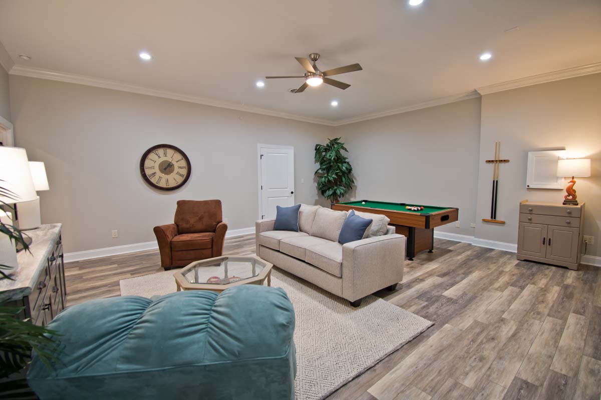Den / Game Room