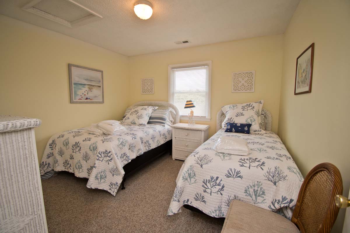 Conch-In-Emerald-Isle-Vacation-Rental-Bluewater-NC-16