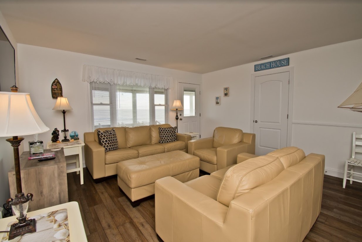 Captain's Quarters East