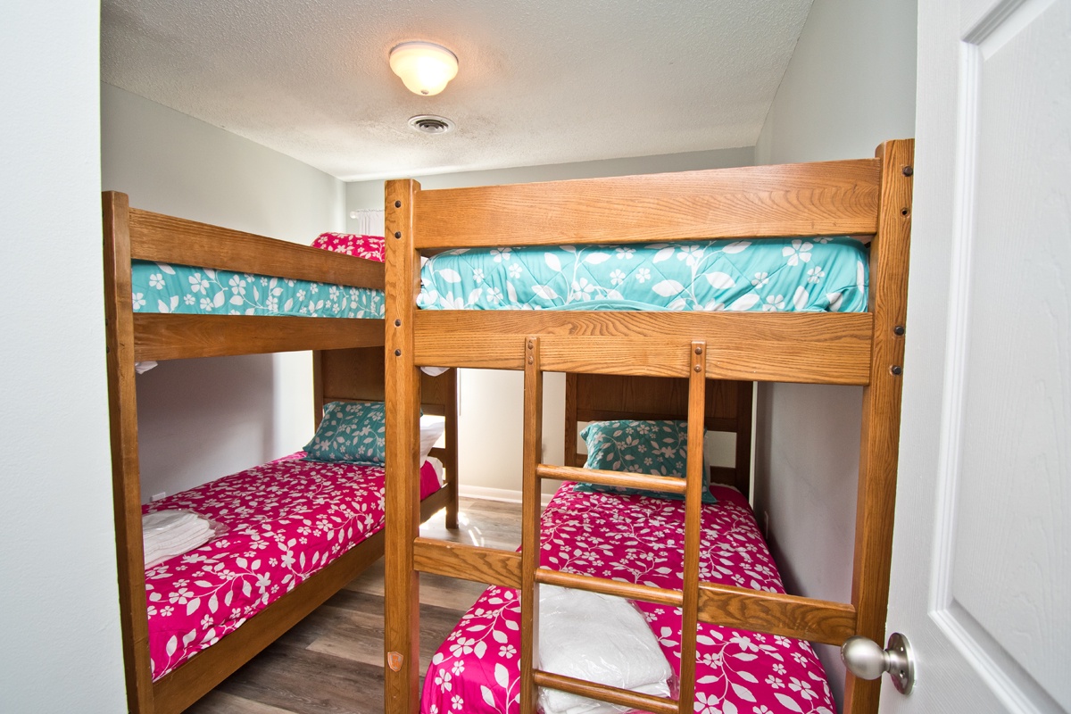 Level Two Bedroom with 2 Twin Bunks